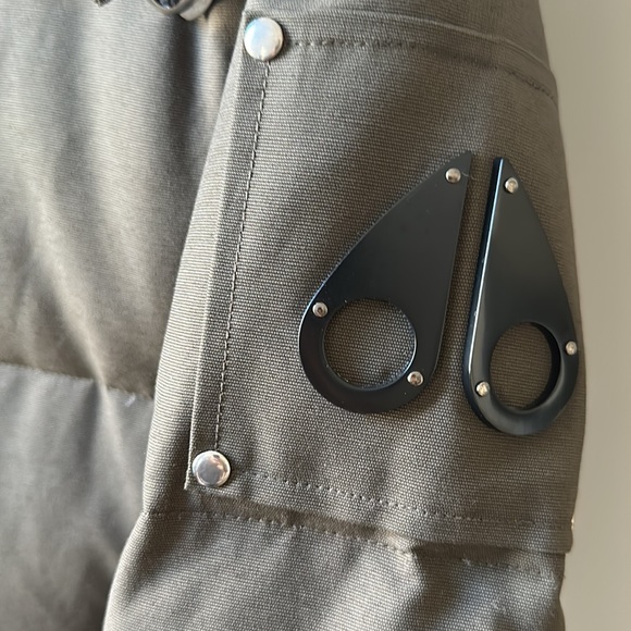 Moose Knuckle 3Q jacket in army green color/black fur - Picture 5 of 11